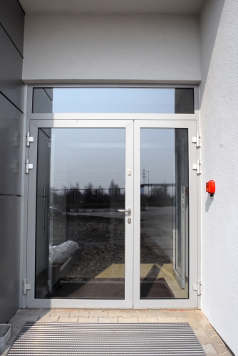 Aluminiowe drzwi przeciwpożarowe EI30 szklane dwuskrzydłowe